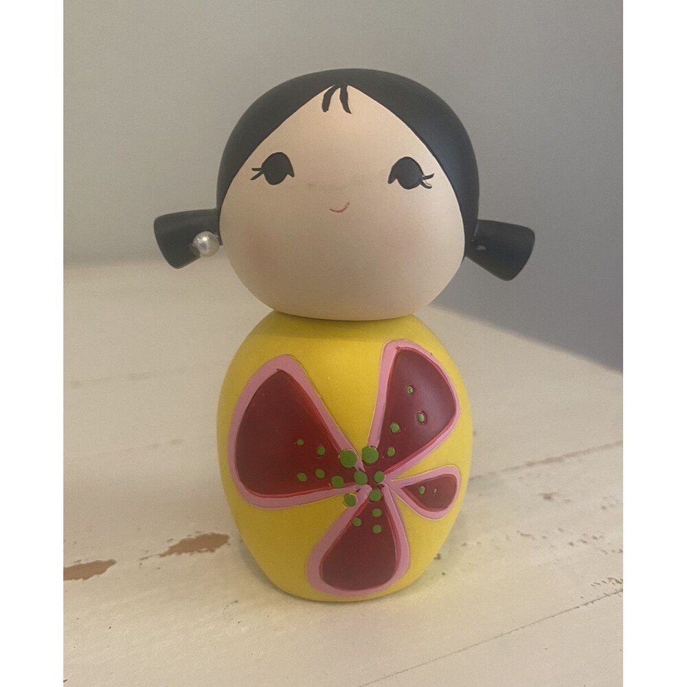 Momiji Doll Figurine Dreaming 2006 Secret Message Used Not Perfect